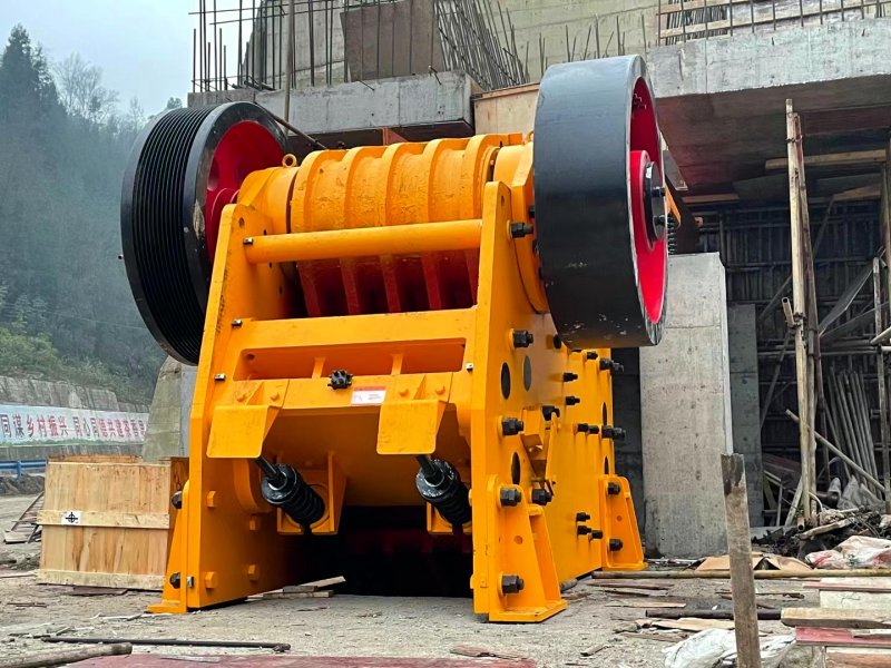 顎式破碎機(jī)常見(jiàn)故障與排除方法